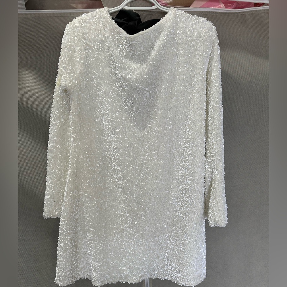 Elegant White Textured Long Sleeve Dress